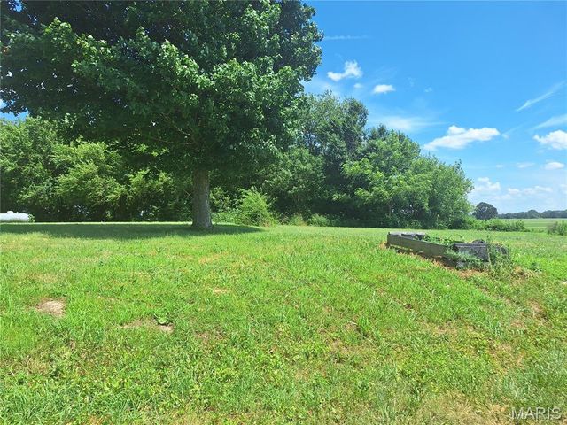 10325 Rose Road, St Jacob, IL 62281