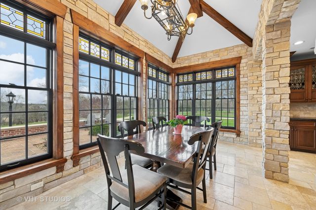 546 Oak Knoll Road, Barrington Hills, IL 60010