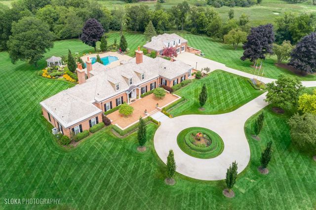 546 Oak Knoll Road, Barrington Hills, IL 60010