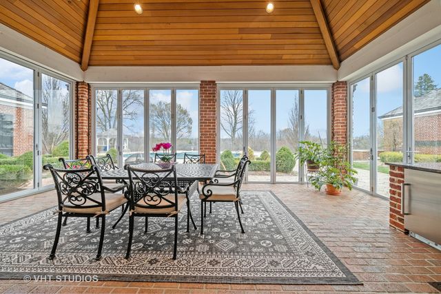 546 Oak Knoll Road, Barrington Hills, IL 60010