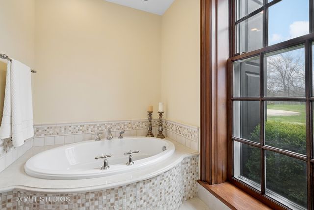 546 Oak Knoll Road, Barrington Hills, IL 60010