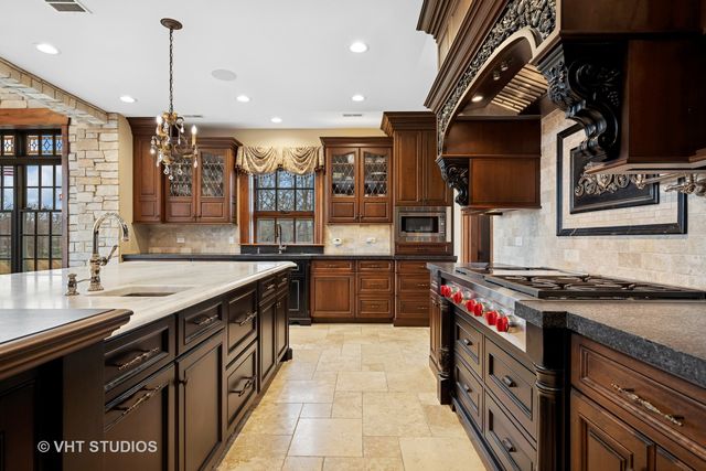 546 Oak Knoll Road, Barrington Hills, IL 60010