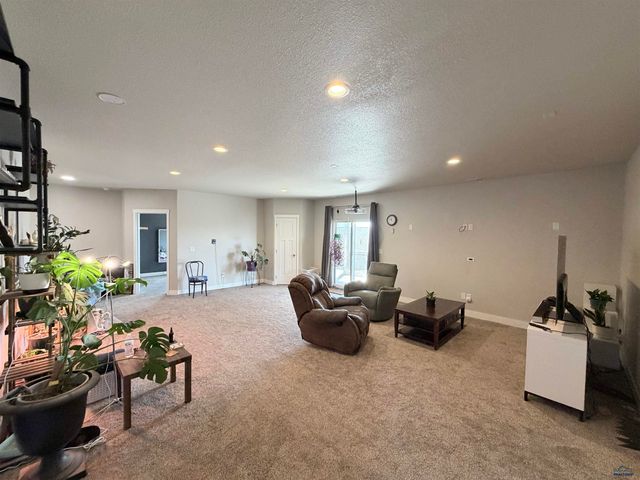 3207 EUNICE DR, Rapid City, SD 57703