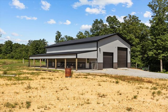 5460 Sulphur Creek Rd, Big Sandy, TN 38221
