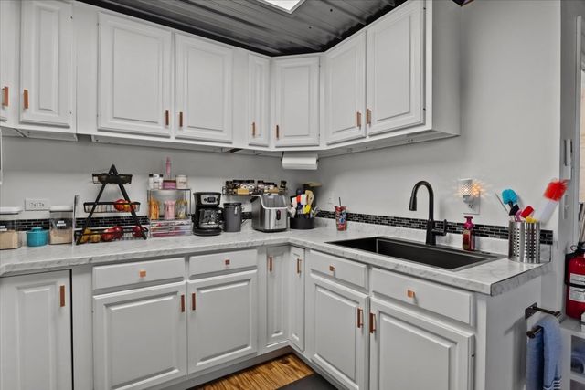 5460 Sulphur Creek Rd, Big Sandy, TN 38221