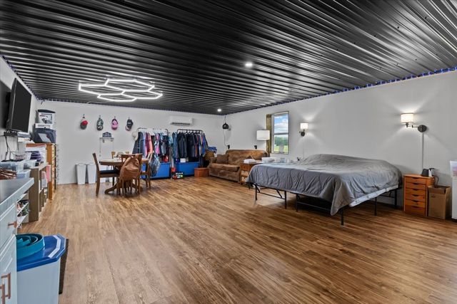 5460 Sulphur Creek Rd, Big Sandy, TN 38221
