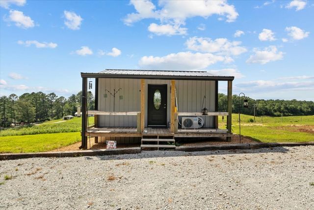 5460 Sulphur Creek Rd, Big Sandy, TN 38221