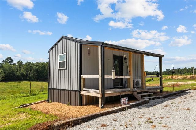 5460 Sulphur Creek Rd, Big Sandy, TN 38221