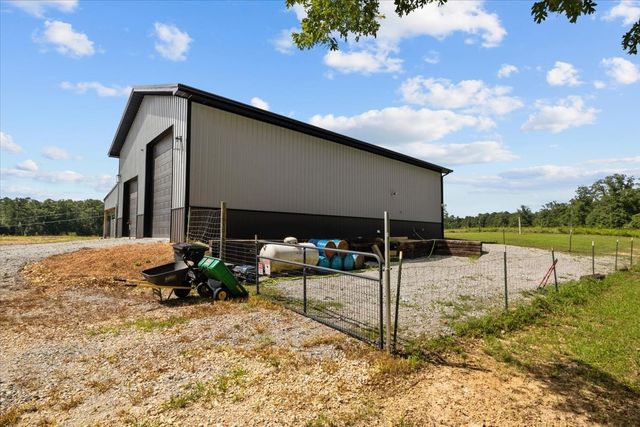 5460 Sulphur Creek Rd, Big Sandy, TN 38221