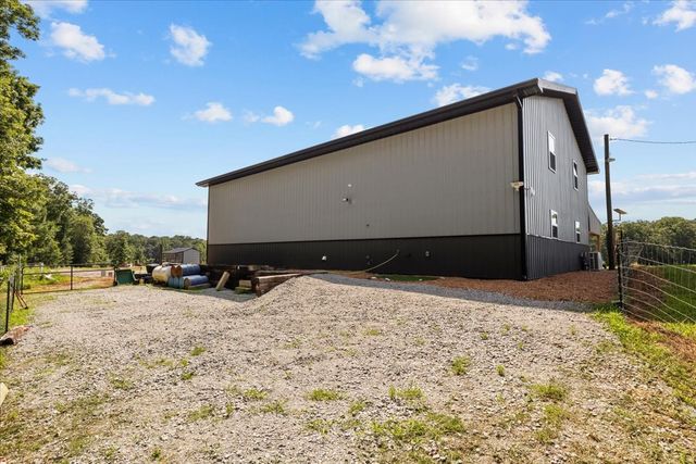 5460 Sulphur Creek Rd, Big Sandy, TN 38221
