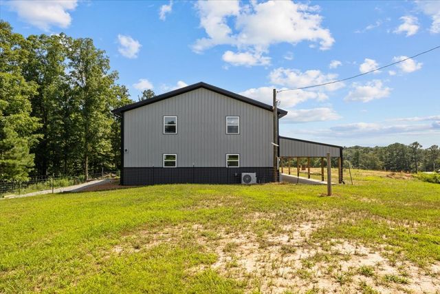 5460 Sulphur Creek Rd, Big Sandy, TN 38221