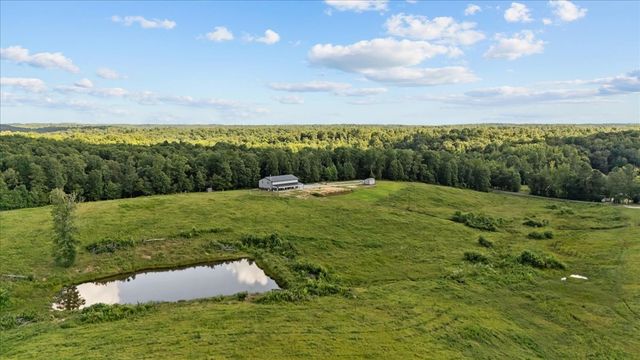 5460 Sulphur Creek Rd, Big Sandy, TN 38221
