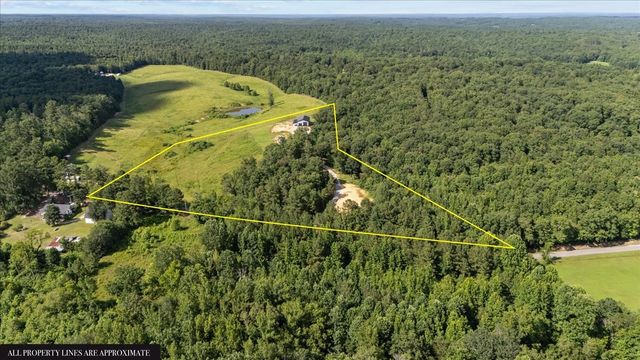 5460 Sulphur Creek Rd, Big Sandy, TN 38221