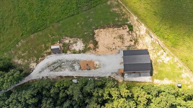 5460 Sulphur Creek Rd, Big Sandy, TN 38221