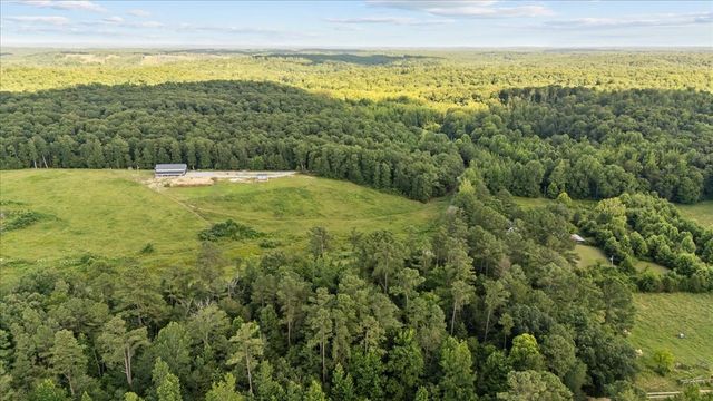 5460 Sulphur Creek Rd, Big Sandy, TN 38221