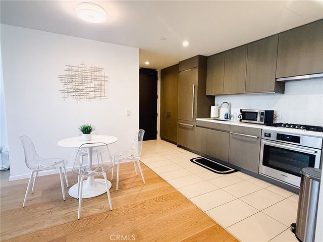 899 Francisco 1711, Los Angeles, CA 90017