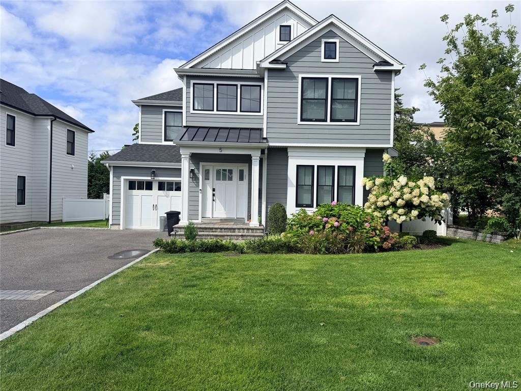 5 Madison Place, Roslyn Heights, NY 11577