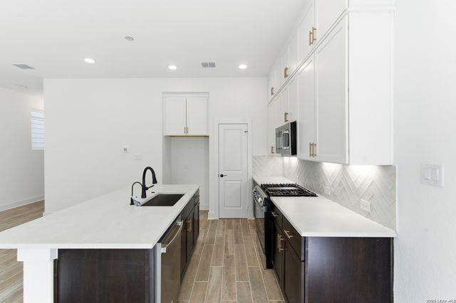 6464 Babcock Rd Unit 904, San Antonio, TX 78249