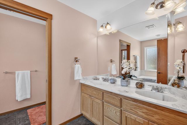 2011 Spruce Way, Medford, OR 97501