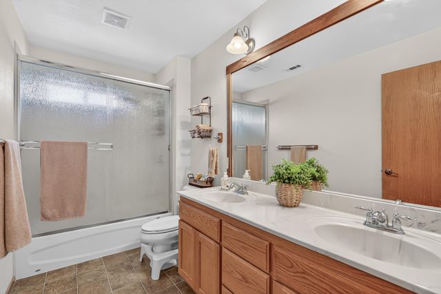 2011 Spruce Way, Medford, OR 97501