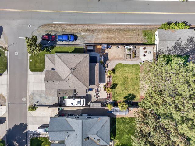 2011 Spruce Way, Medford, OR 97501