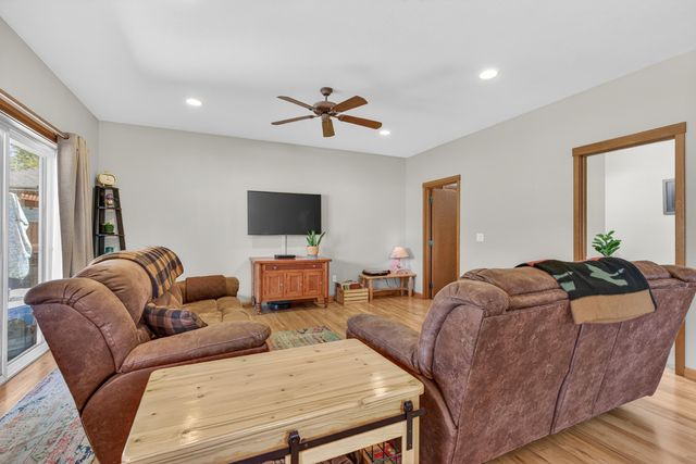 2011 Spruce Way, Medford, OR 97501