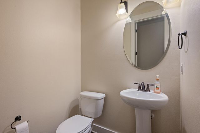 1569 Lakeside Drive, Niceville, FL 32578