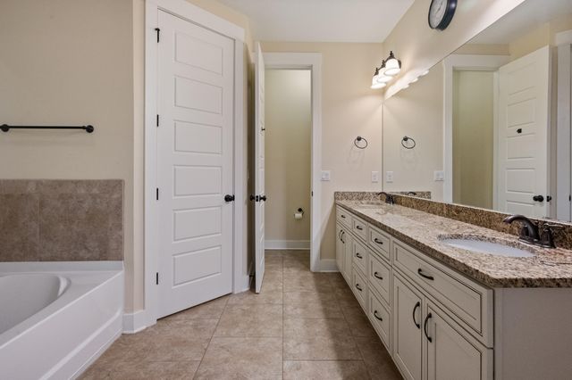 1569 Lakeside Drive, Niceville, FL 32578