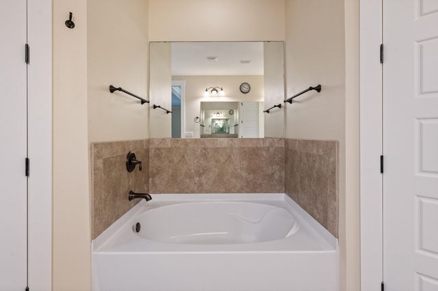 1569 Lakeside Drive, Niceville, FL 32578