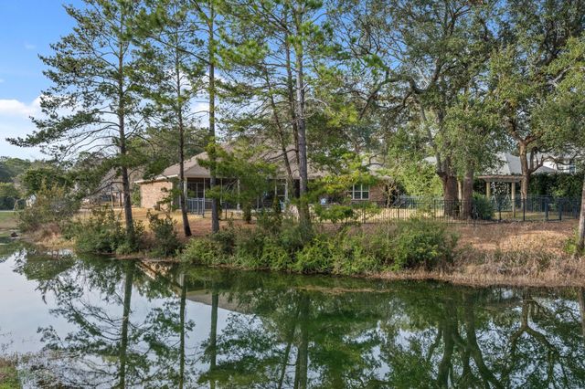 1569 Lakeside Drive, Niceville, FL 32578