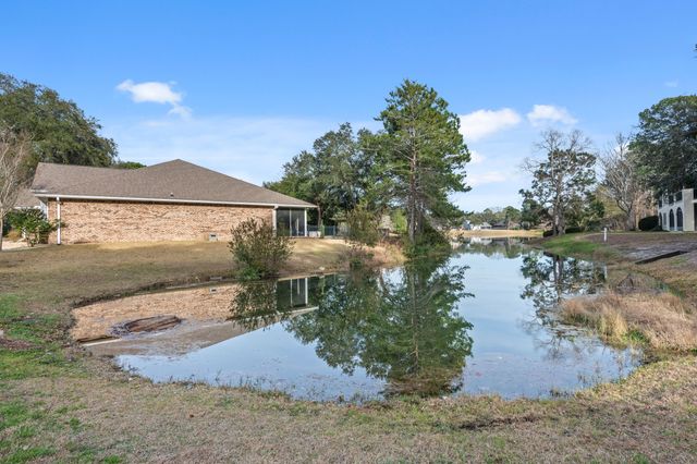 1569 Lakeside Drive, Niceville, FL 32578