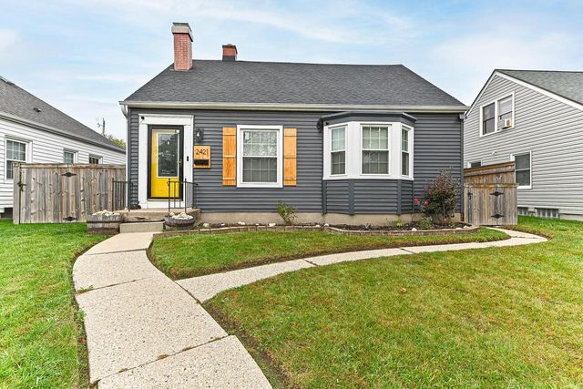 2421 S 65th STREET, West Allis, WI 53219