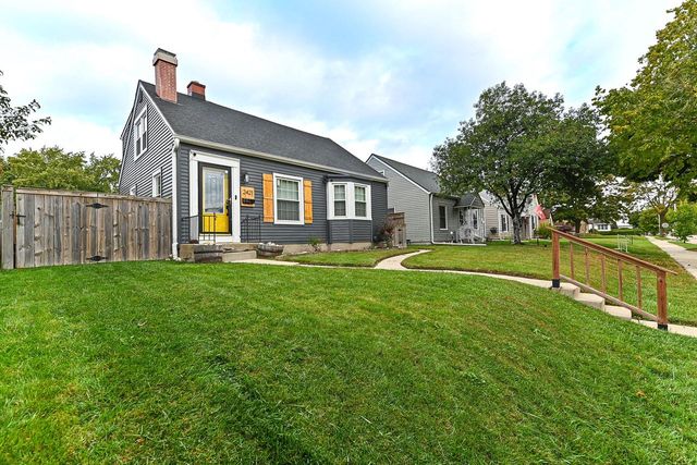 2421 S 65th STREET, West Allis, WI 53219