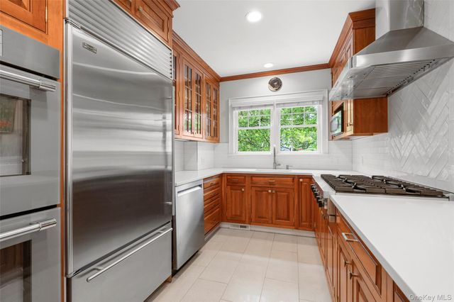 12 Parkway Street, Larchmont, NY 10538