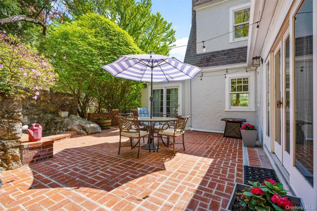12 Parkway Street, Larchmont, NY 10538