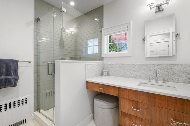12 Parkway Street, Larchmont, NY 10538