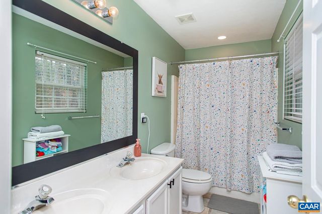 5 BRIDLEWOOD DR, Palmyra, VA 22963