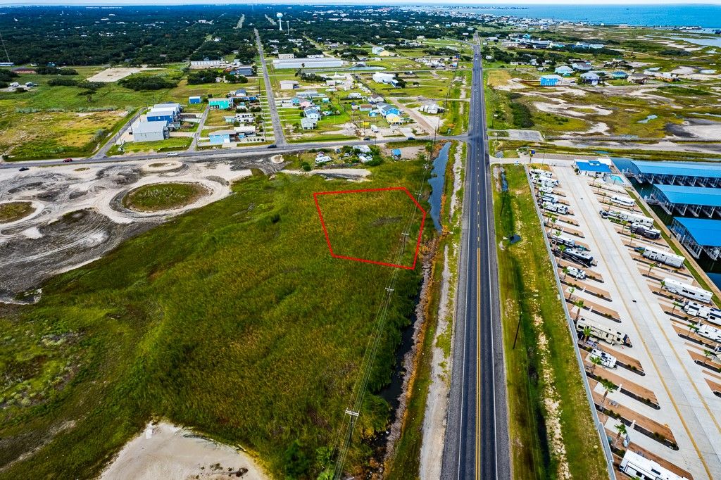 2128 S Doughty St, Rockport, TX 78382 — photo 4