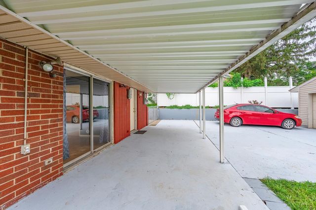 98 Moore Drive, Franklin, OH 45005