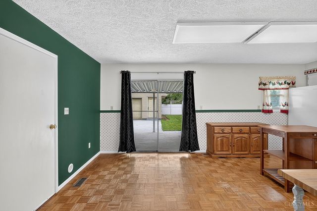 98 Moore Drive, Franklin, OH 45005