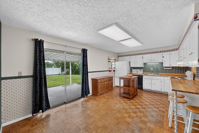 98 Moore Drive, Franklin, OH 45005