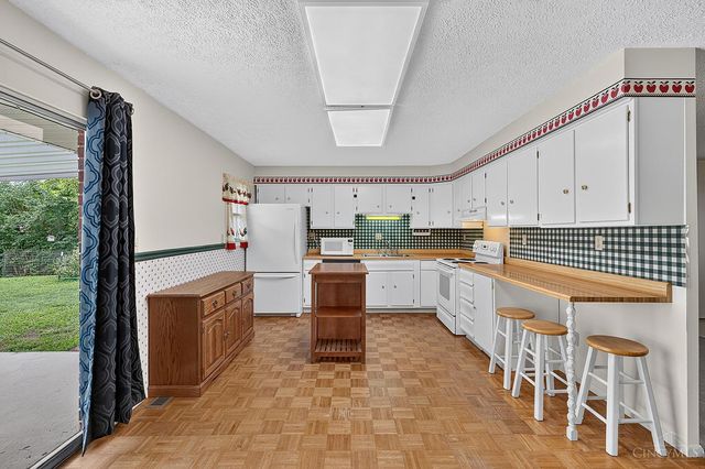98 Moore Drive, Franklin, OH 45005