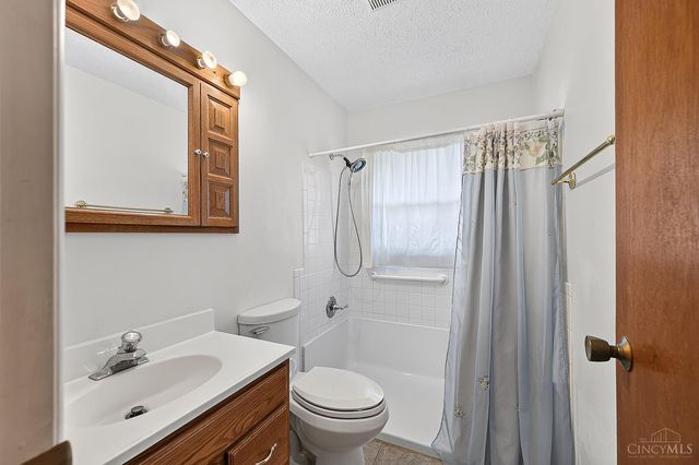 98 Moore Drive, Franklin, OH 45005
