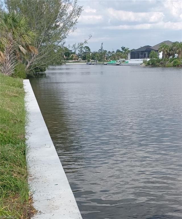 Image 3 of property listing at 4128 NW 30th LN, Cape Coral, FL 33993
