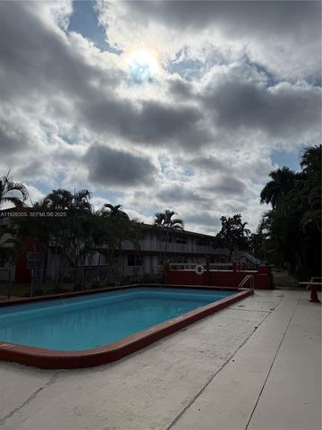 2915 Plunkett St 12A, Hollywood, FL 33020