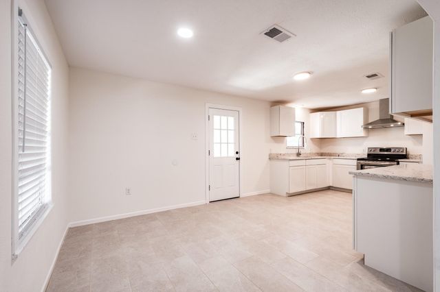 6510 Wade Road, Baytown, TX 77521