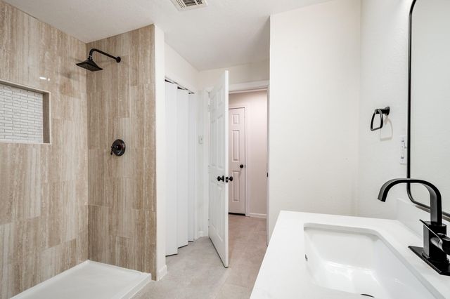 6510 Wade Road, Baytown, TX 77521