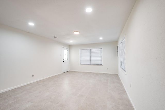 6510 Wade Road, Baytown, TX 77521