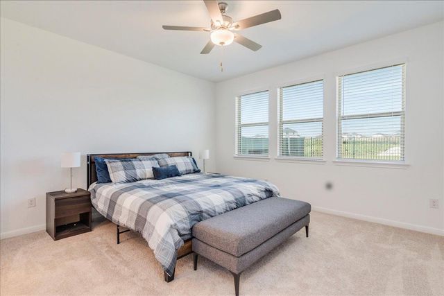 802 Papaya DR, Buda, TX 78610