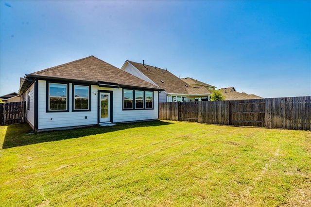 802 Papaya DR, Buda, TX 78610